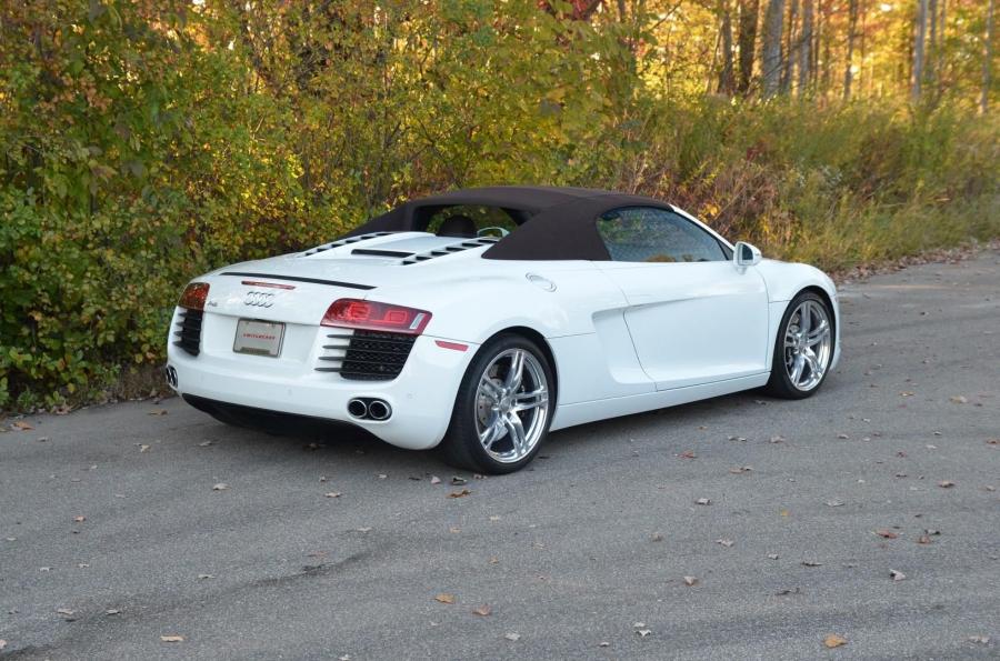  Audi R8 Spyder 2011 года  (NA) (фото 34 из 59)